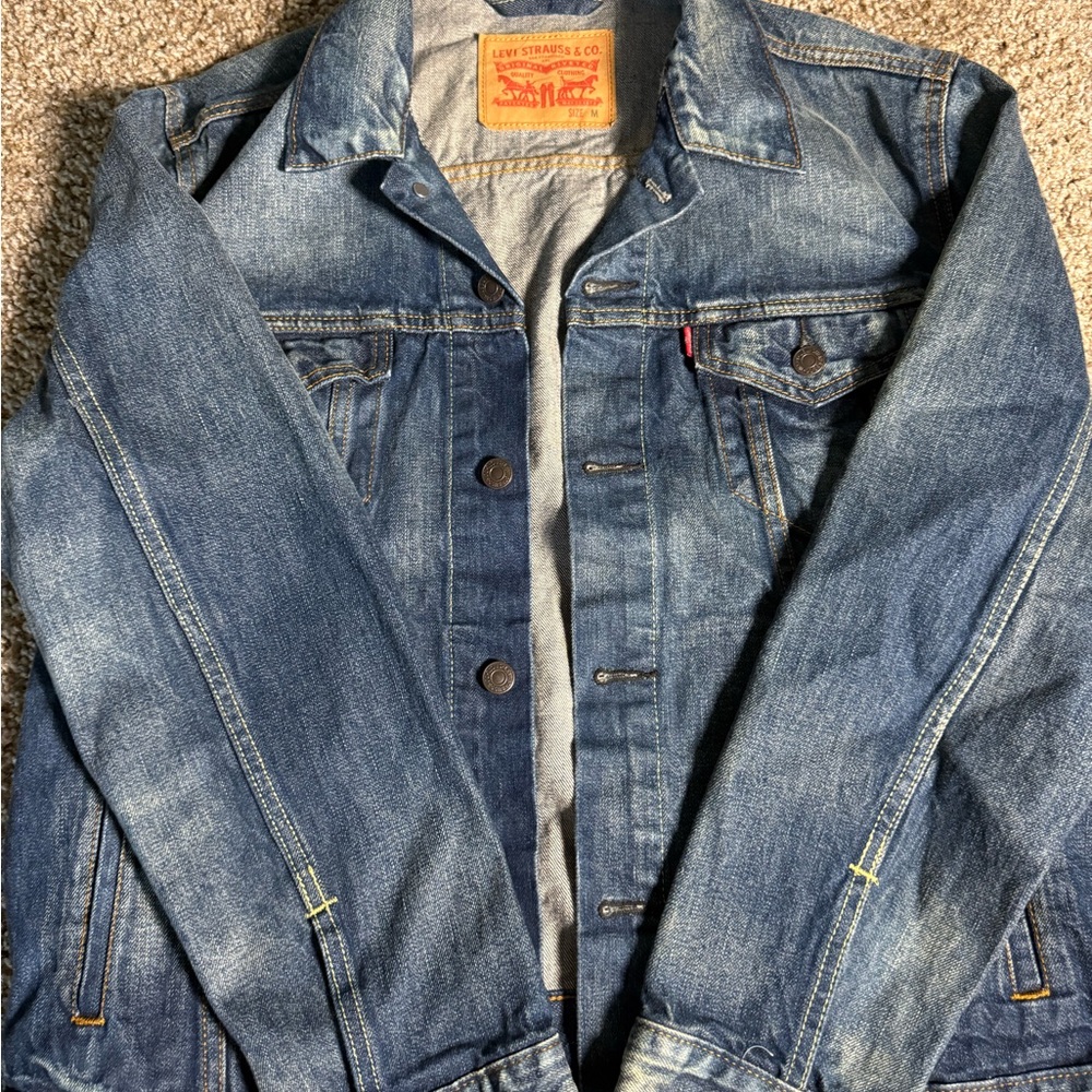Levi's Blue Lightweight Shirt Jacket with Classic Style